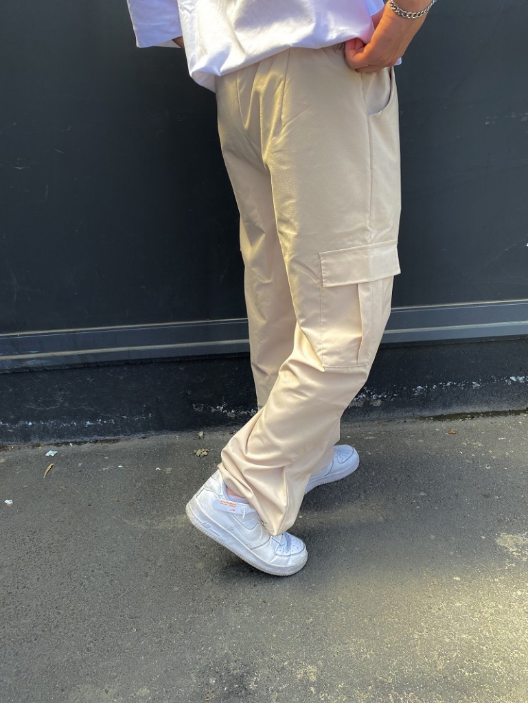 Cargo Cepli Paça Lastik Detaylı Krem Pantolon Cargo Cepli Paça Lastik Detaylı Krem Pantolon