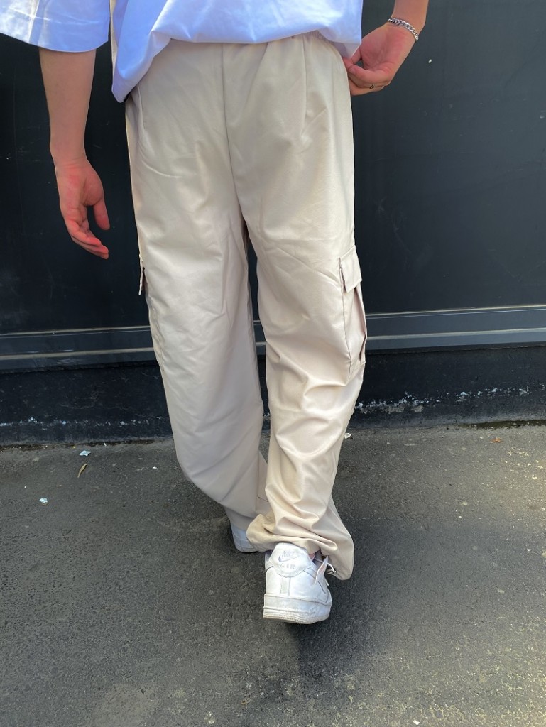Cargo Cepli Paça Lastik Detaylı Krem Pantolon Cargo Cepli Paça Lastik Detaylı Krem Pantolon