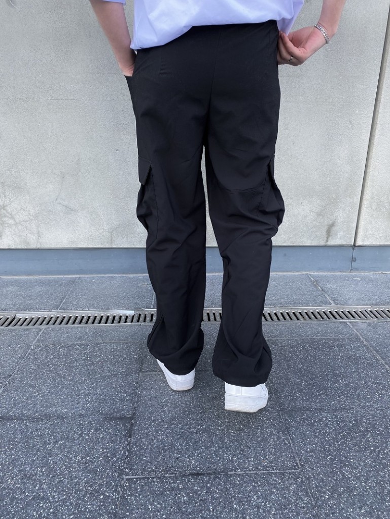 Cargo Cepli Paça Lastik Detaylı Siyah Pantolon Cargo Cepli Paça Lastik Detaylı Siyah Pantolon