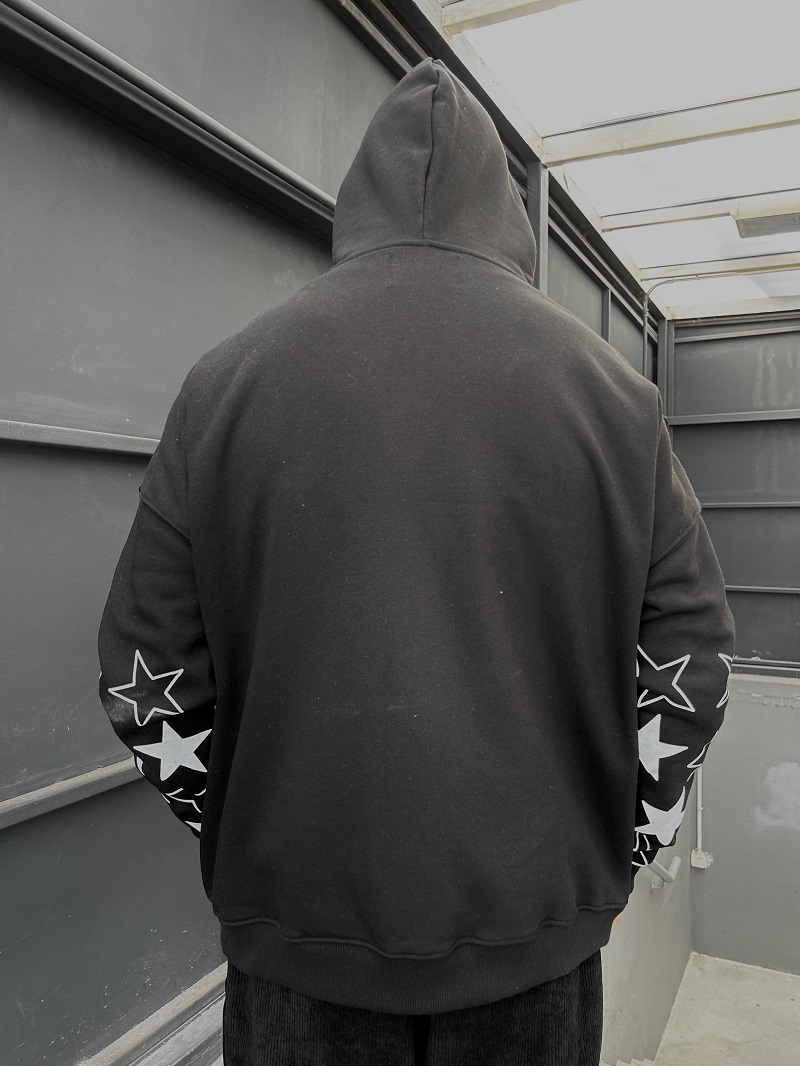 Kolları Yıldız Baskılı Siyah Oversize Zip Hırka Kolları Yıldız Baskılı Siyah Oversize Zip Hırka