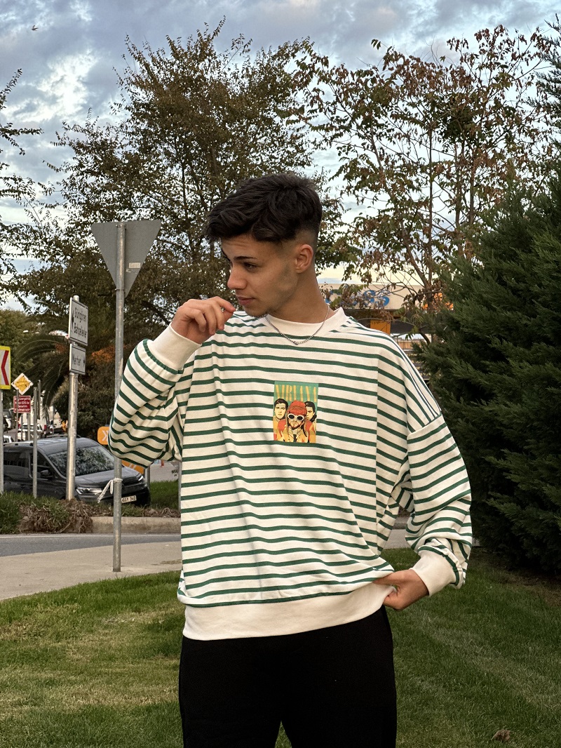 Nirvana Yesil Kalın Çizgili Oversize Sweatshirt Nirvana Yesil Kalın Çizgili Oversize Sweatshirt