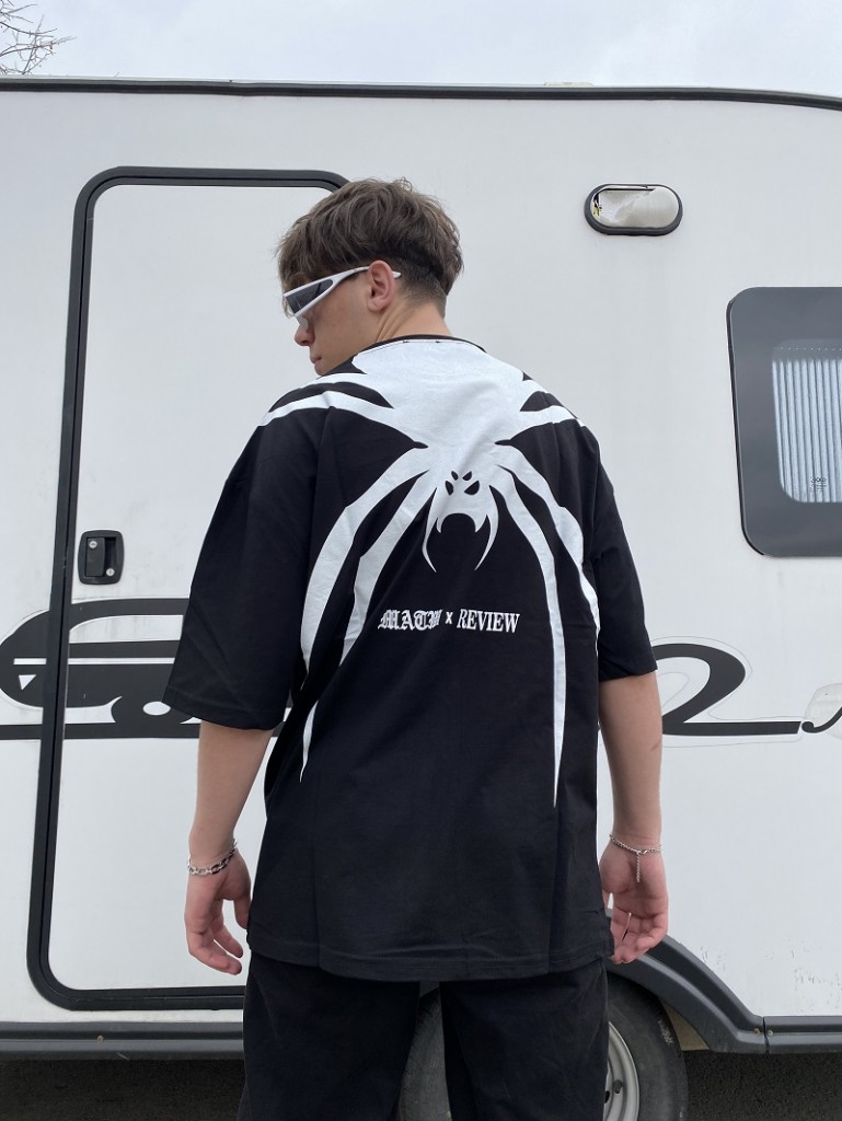 Örümcek Baskılı Siyah Oversize Tshirt Örümcek Baskılı Siyah Oversize Tshirt