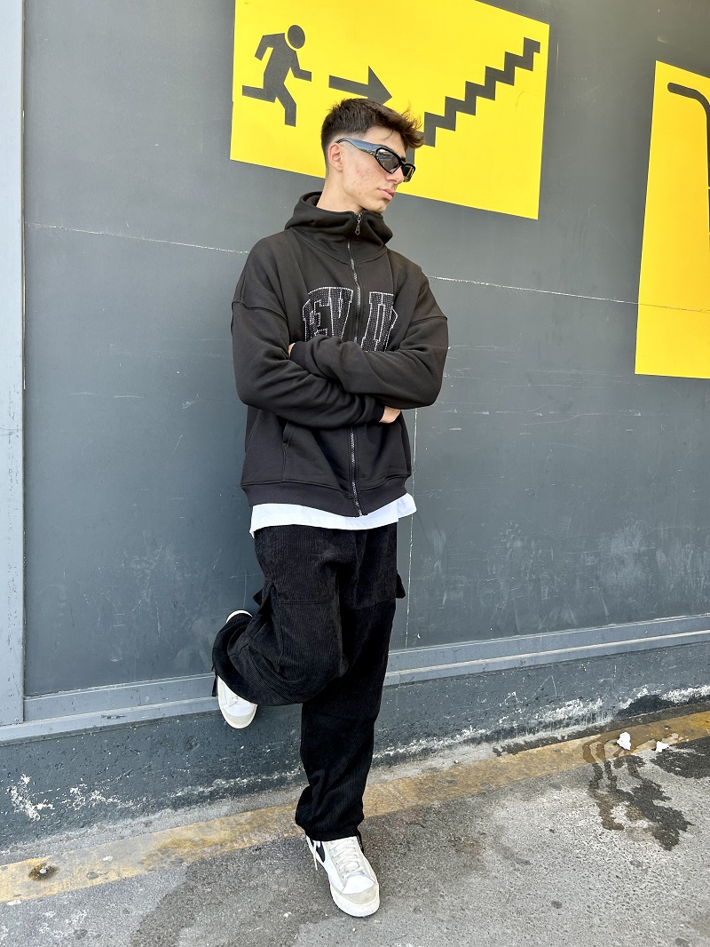 Taşlı Siyah Oversize Zip Hırka Taşlı Siyah Oversize Zip Hırka